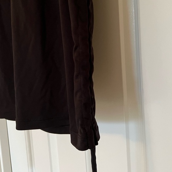 A:glow Maternity Short Sleeve Black Tee with Ruching Belly and Ties Size Small - Picture 2 of 4